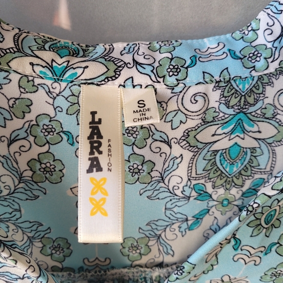 LARA fashion Blouse Size S Size Small Boho, Chic, Light Blue Buttons 3/4 Sleeve - Picture 3 of 8